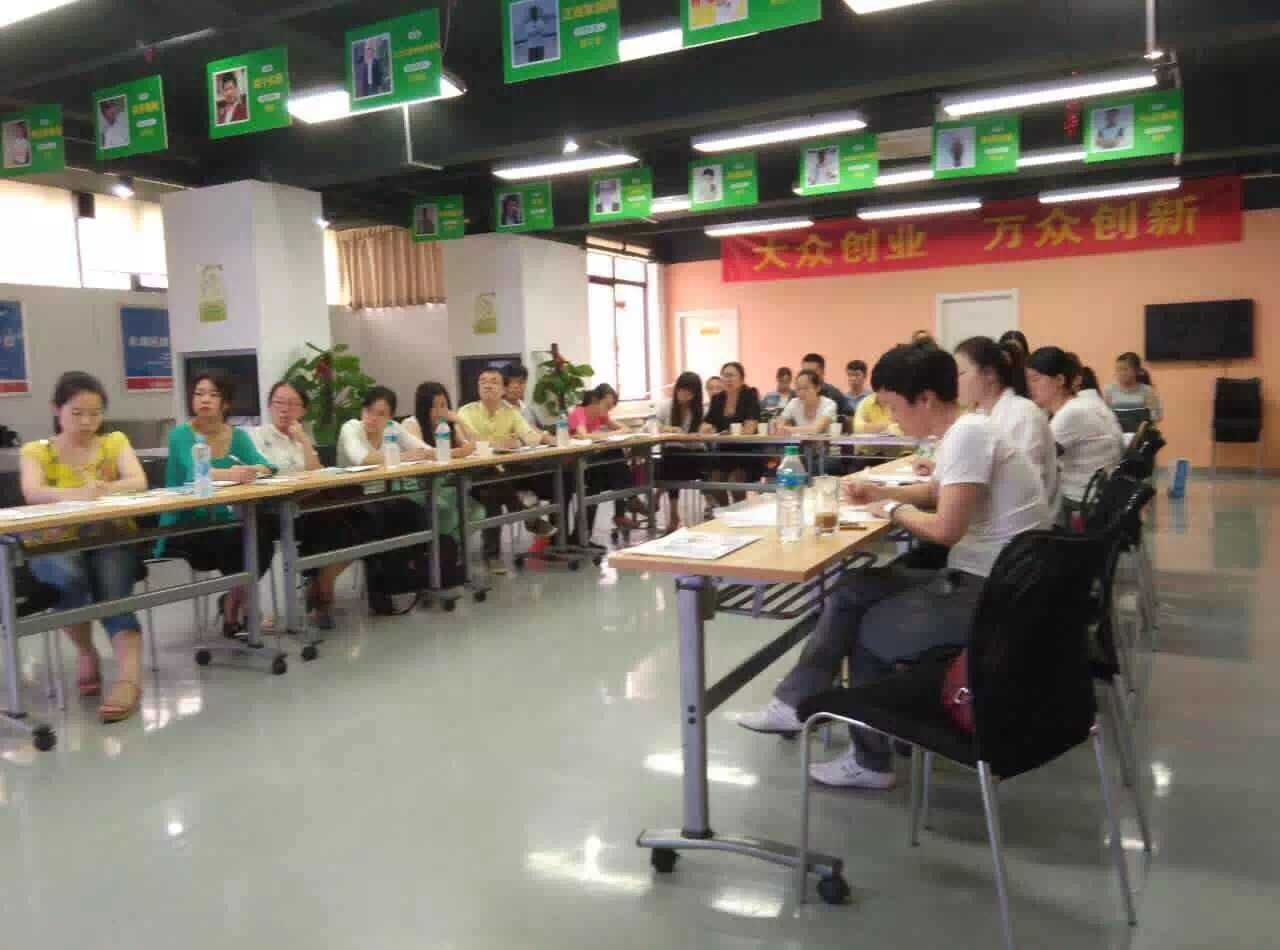 中正司法鉴定中心主任受邀为企业开展公文写作培训