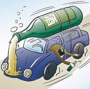 中正酒精检测丨鹰潭公安交警查处酒驾 一司机逃避中坠桥身